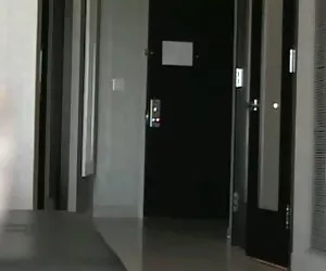 El papa recibe suerte con un punzón