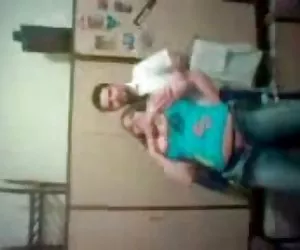 adolescente rubia se atreve un gangbang