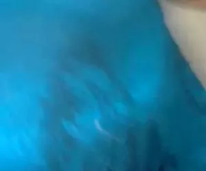 Er hat meine geilen Titten aufgepumpt.