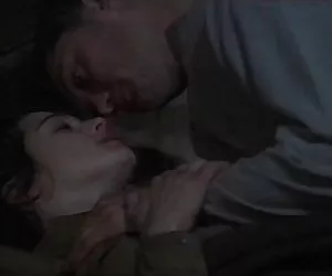 mamá de grandes tetas follando y chupando polla