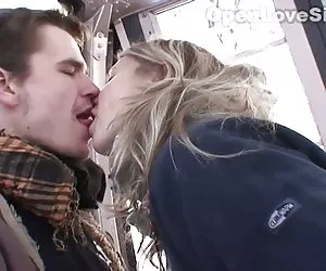 Esposa rusa follada en la cocina