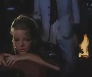 Cornudo esposa irrespetuoso disfruta un pene mucho más grande