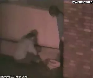 Señora recibiendo un masaje por una Parte 2 Villager