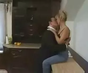 Nicole vicepresidente bukkake nena empapado de semen