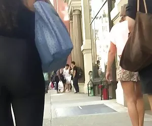 Stephani sólo quiere reventar las bolas - ordeño en medias de red