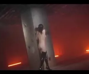 Blonde de la calle muestra su cuerpo